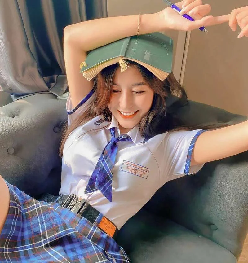 越南00后纯欲校花,校服hold 不住她的美🥰😍