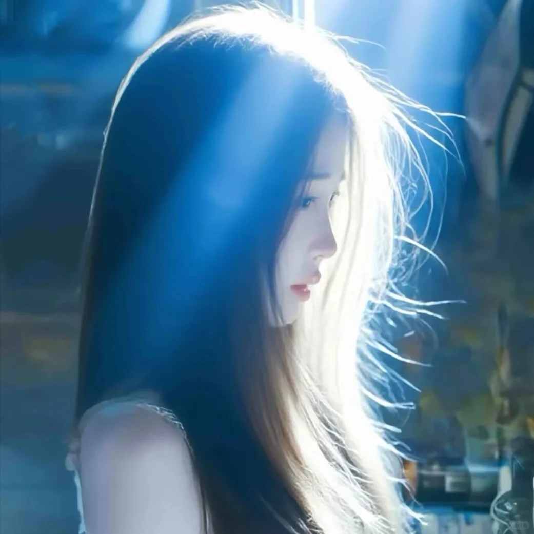 她怎么这么好看啊!!!。