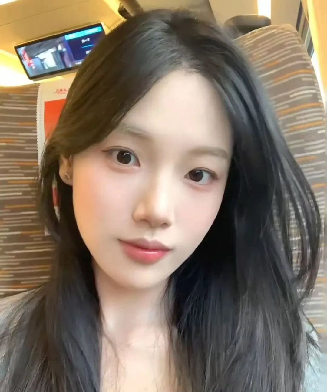 上海03女大学生 高情商 性格好