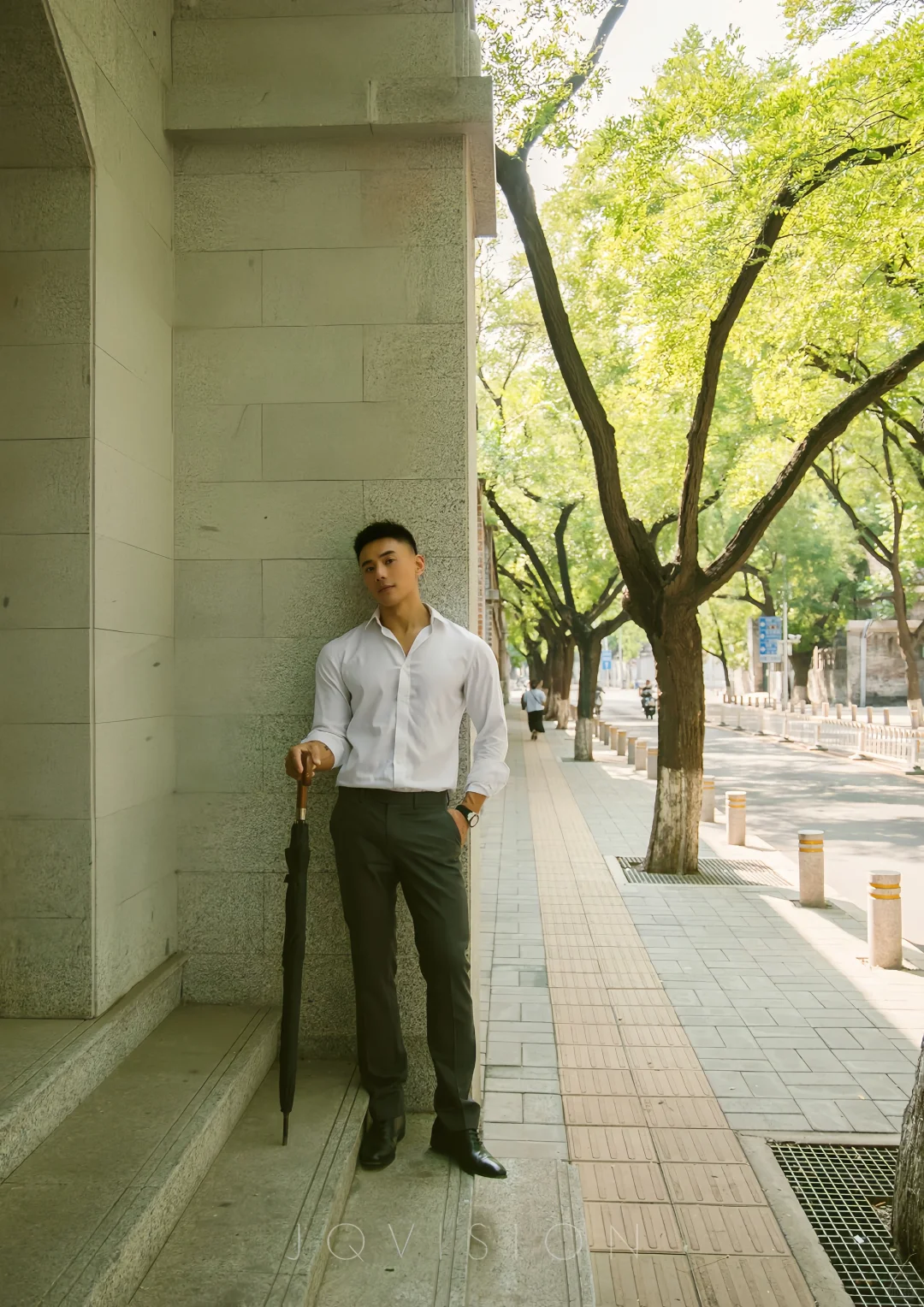 21楼楼梯间的男人|每一帧都是高级的电影氛