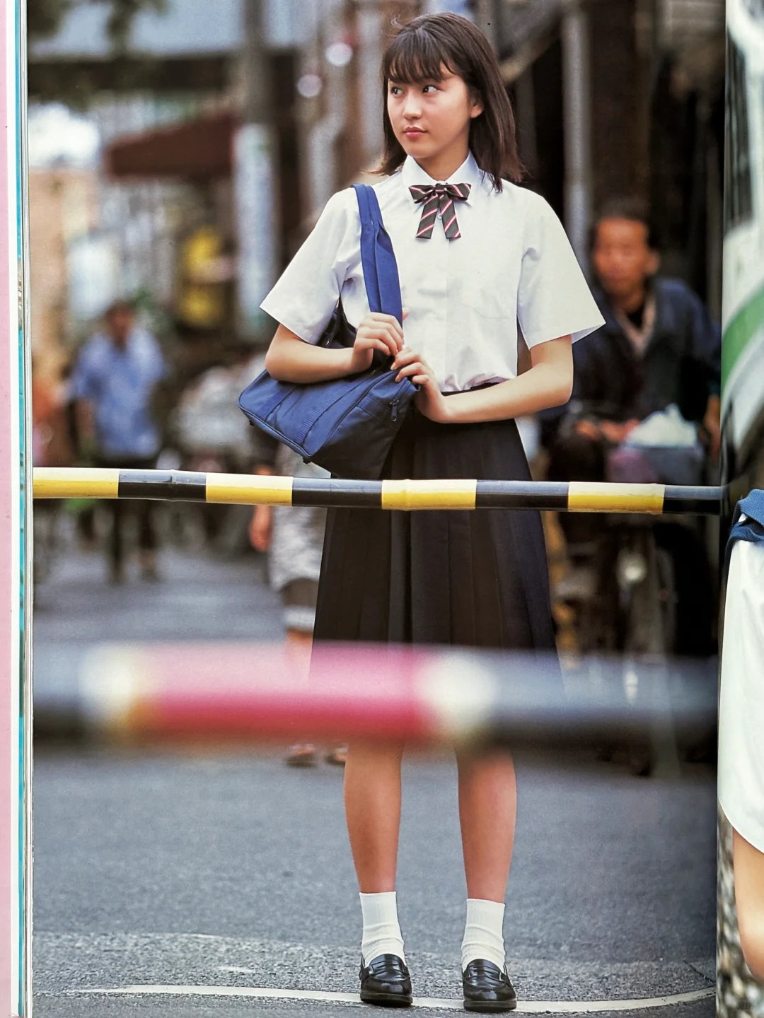 麻酱这组制服写真堪称📷范本!