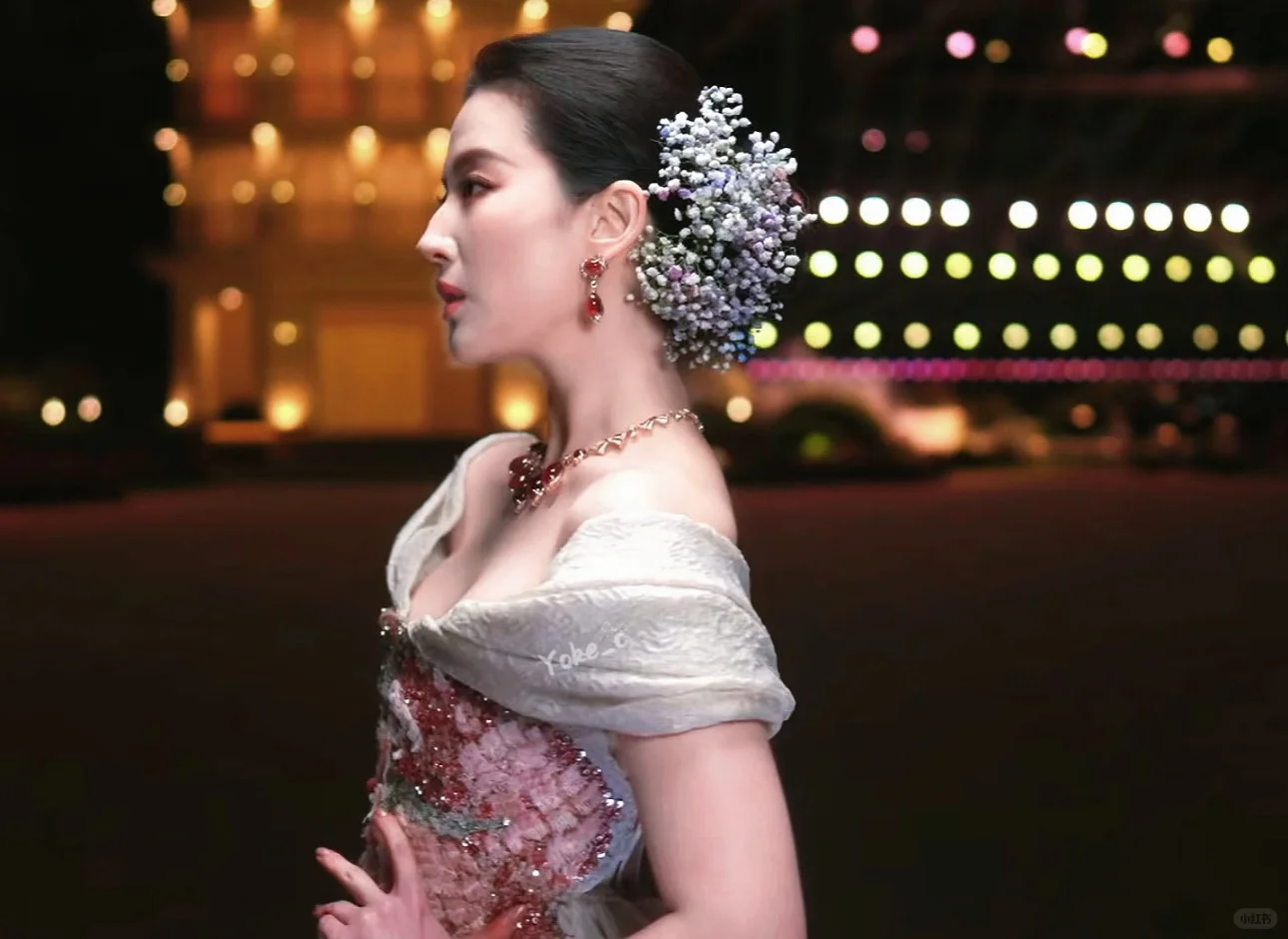 刘亦菲新鲜满天星油画女神高清头像壁纸分享