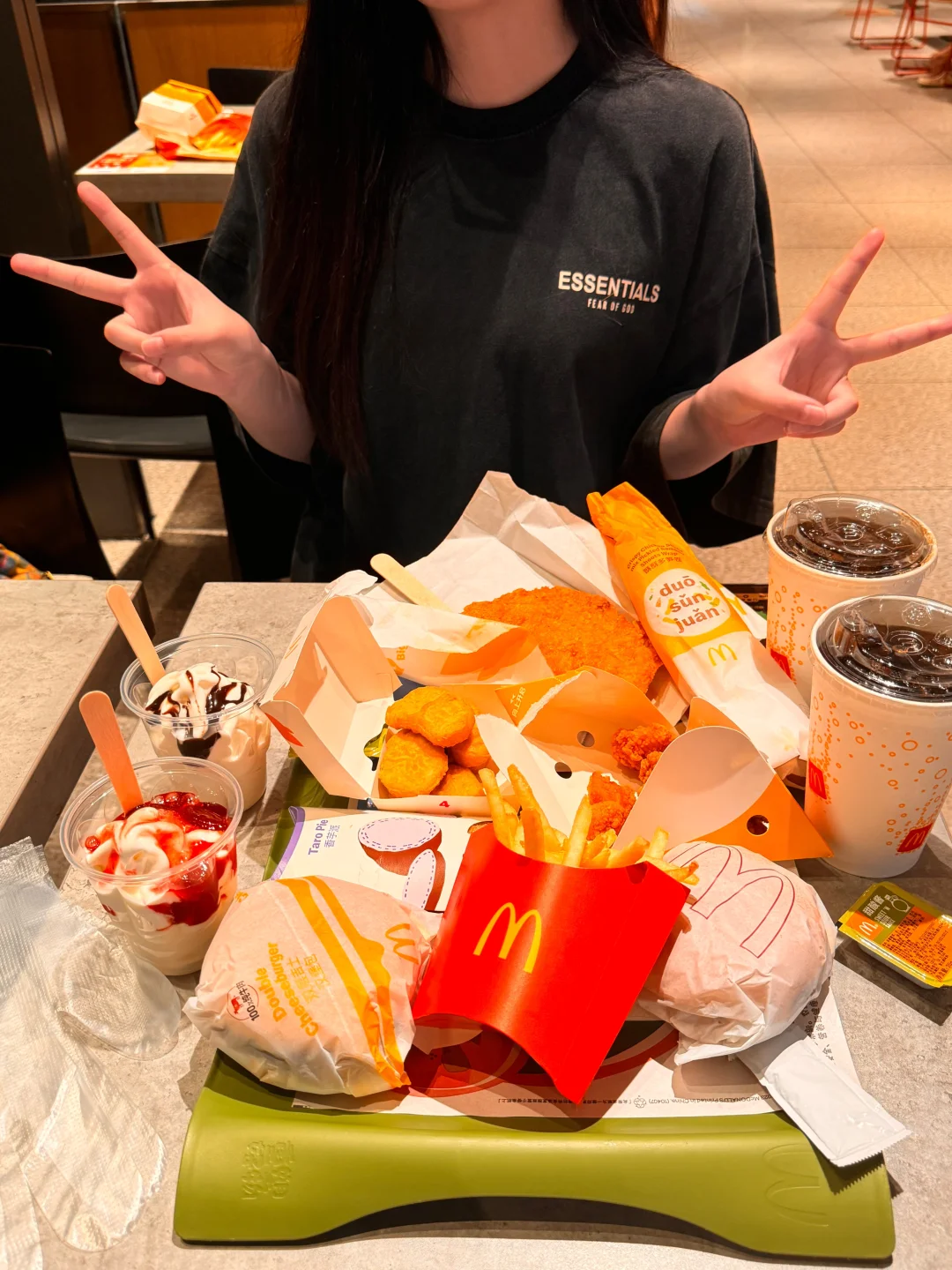 爱就是一起吃很多很多顿饭~👫