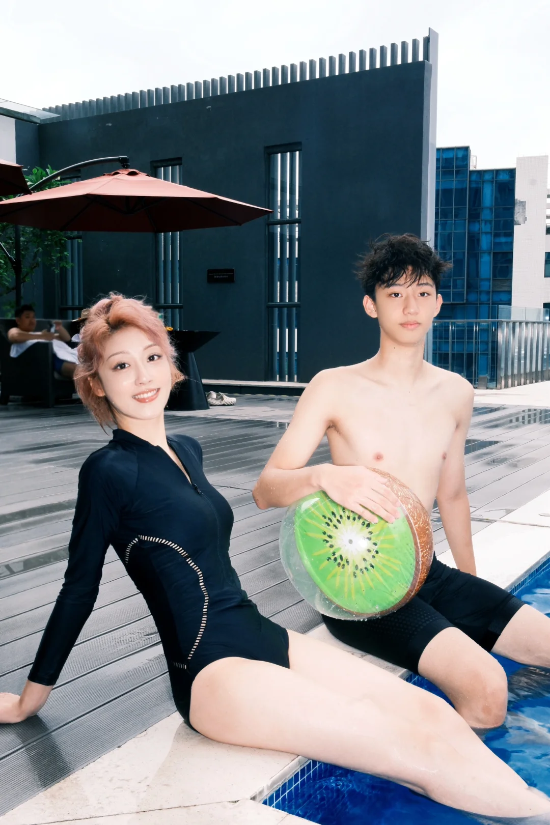 单亲妈妈带娃|14岁叛逆儿子竟然教我学游泳