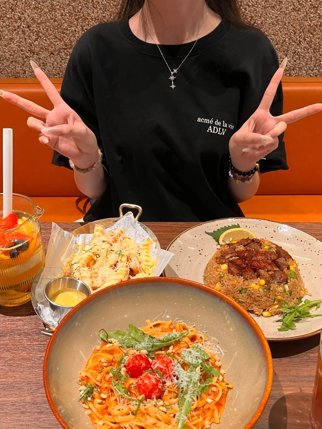 爱就是一起吃很多很多顿饭~👫