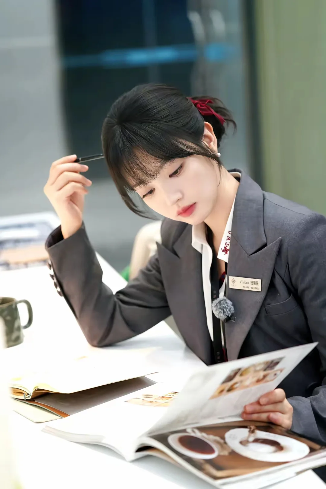 女明星系列之大美女田曦薇职业装超级写真。