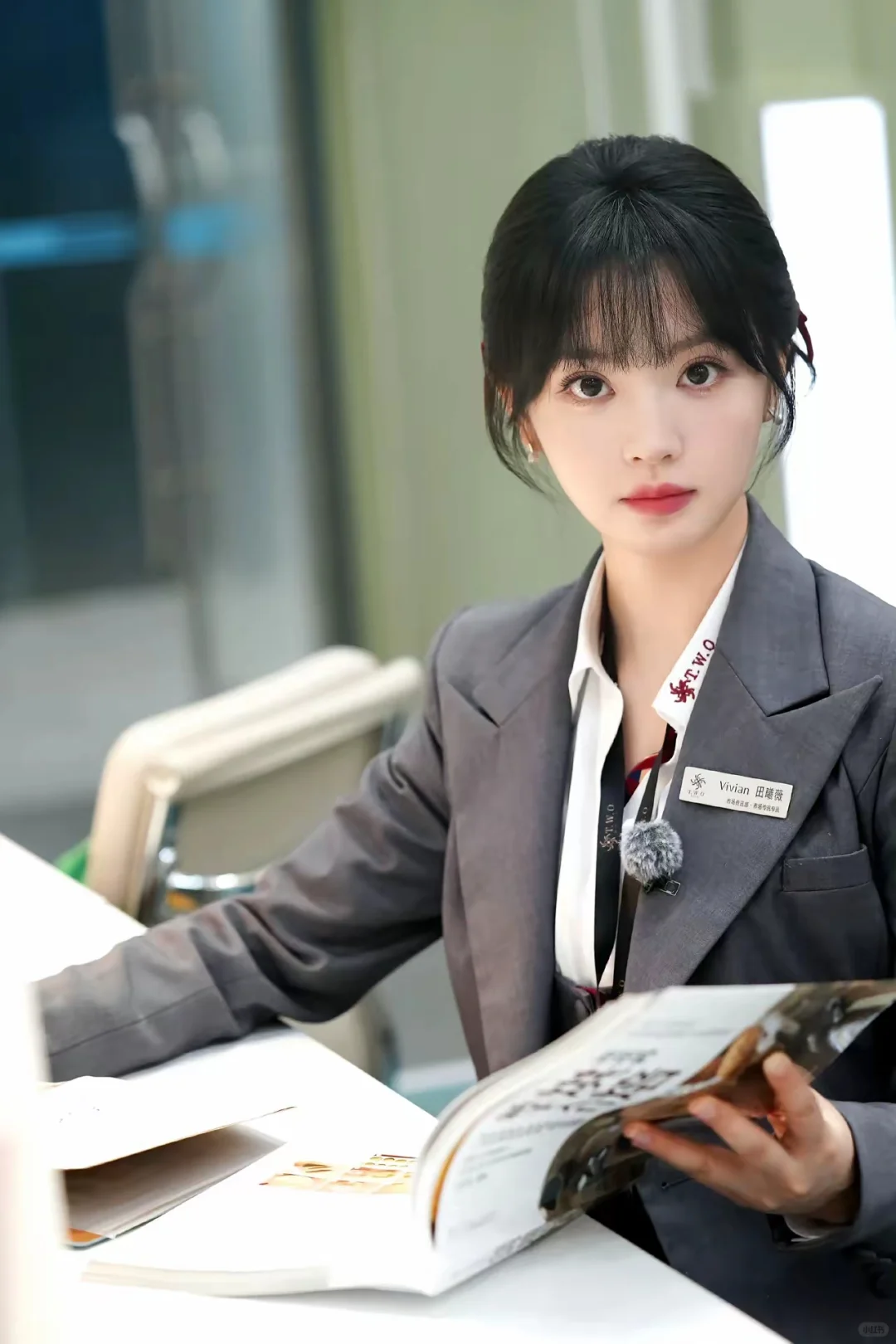 女明星系列之大美女田曦薇职业装超级写真。