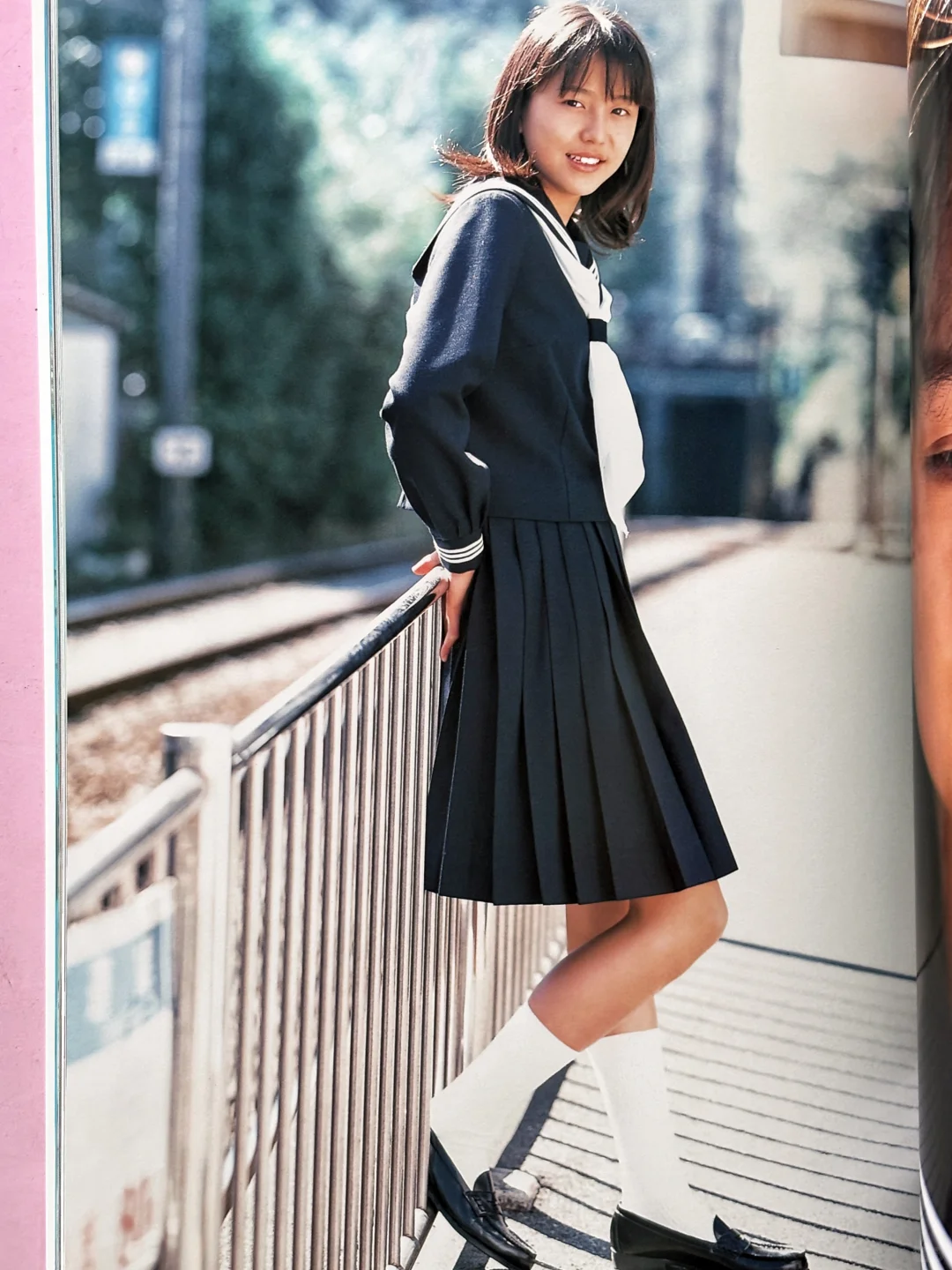 麻酱这组制服写真堪称📷范本!