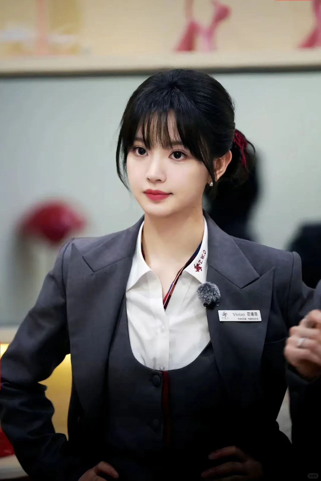 女明星系列之大美女田曦薇职业装超级写真。