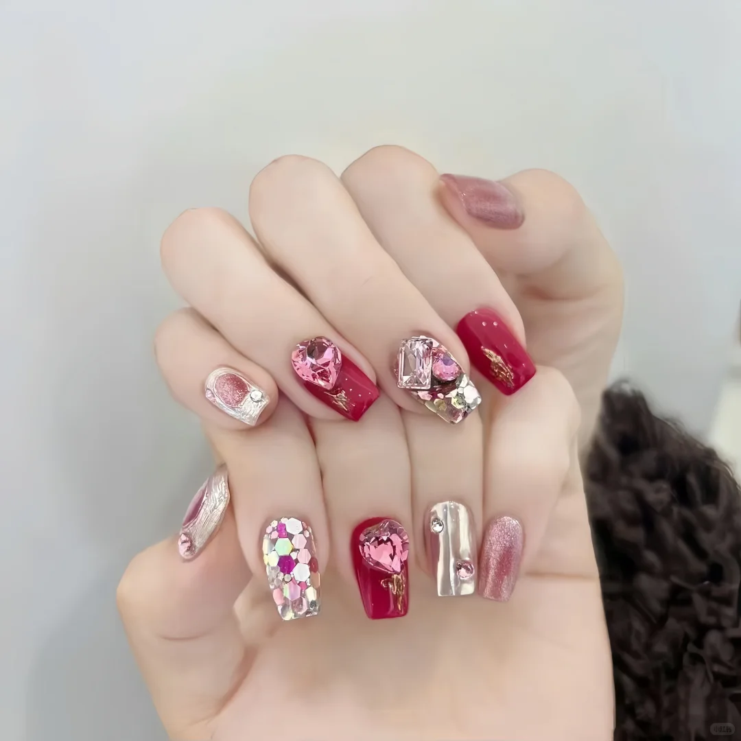 这组玫红美甲直接美到尖叫💖