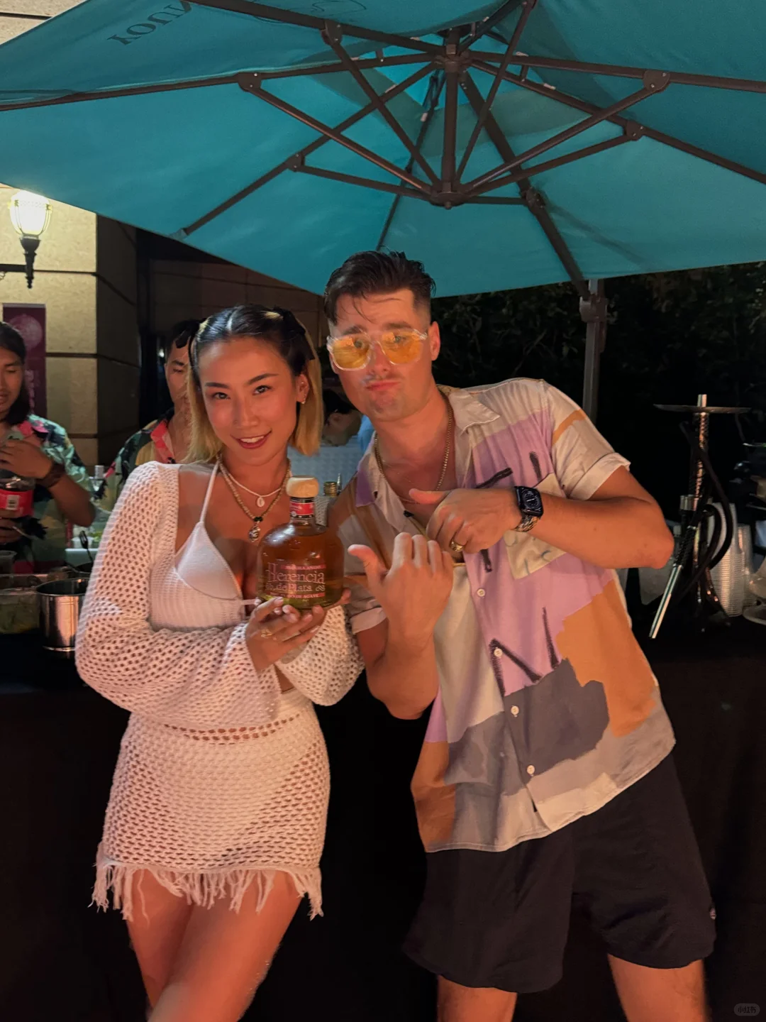 泳池派对👙18张live图记录仲夏夜的生命力