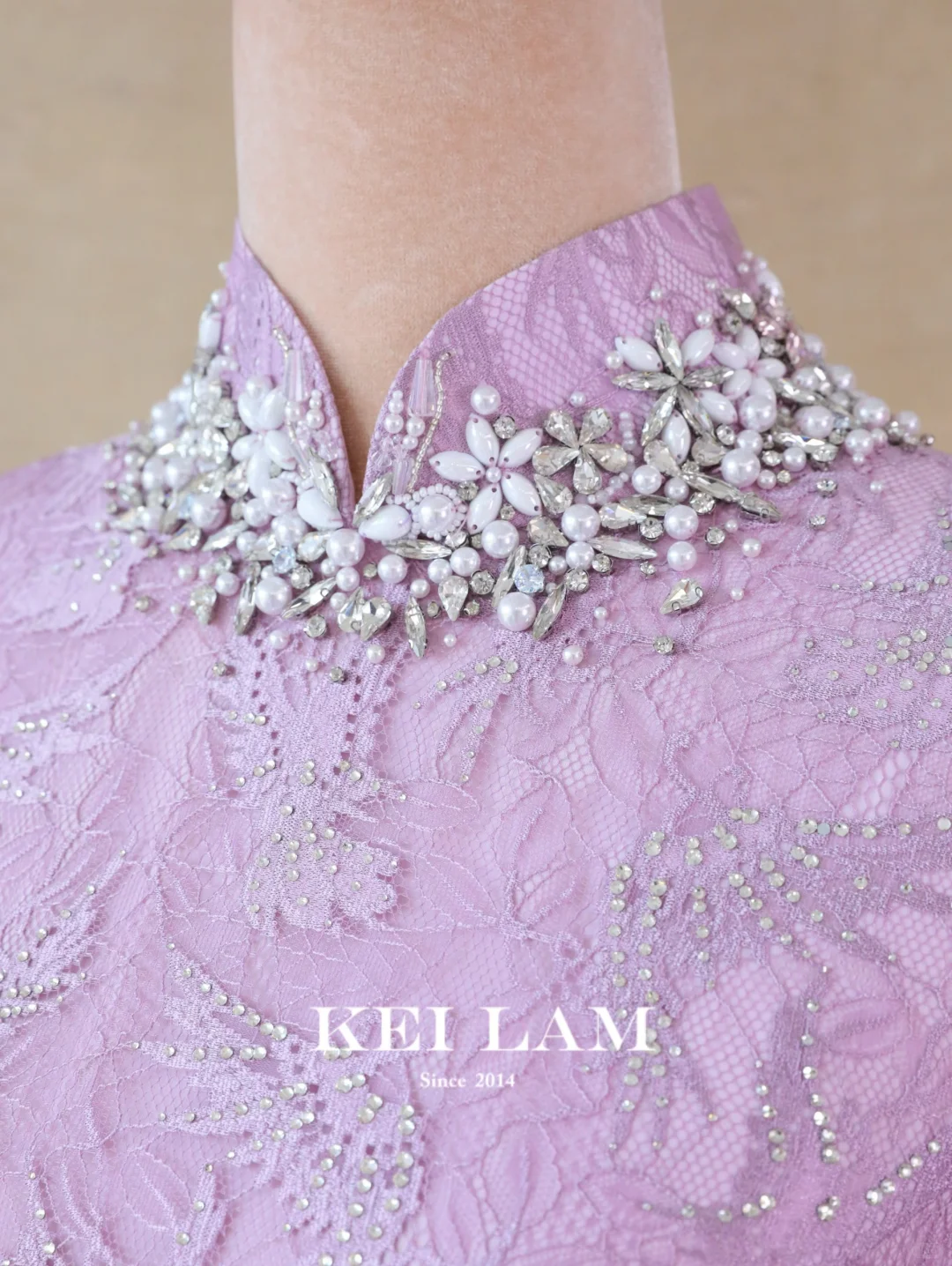 KEI LAM✖️闫妮|妩媚醉人粉紫旗袍亮相王牌💕