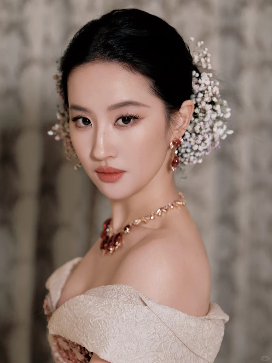 贵气大小姐刘亦菲,华美与华贵她都有 ✨