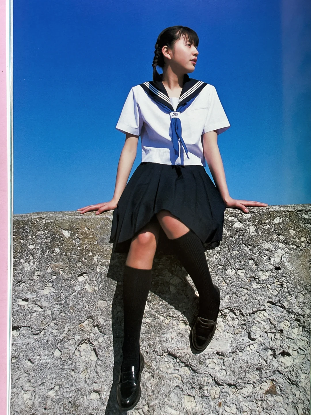 麻酱这组制服写真堪称📷范本!