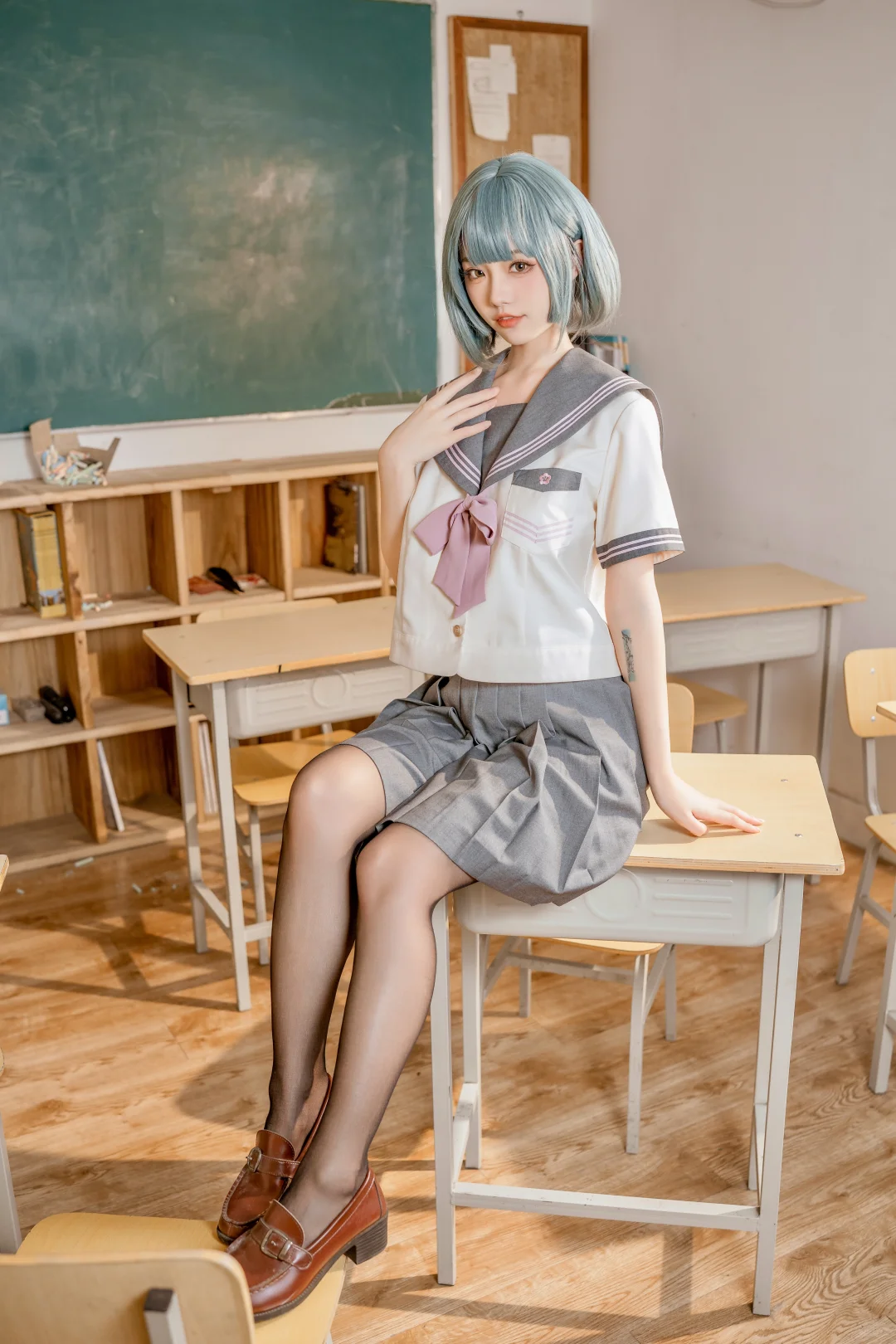 不良JK第一弹——有被甜到的教室少女!