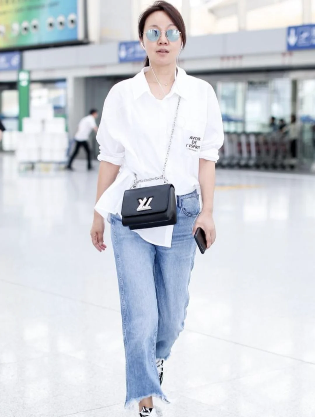 闫妮的奢包穿搭,才是熟女天花板!