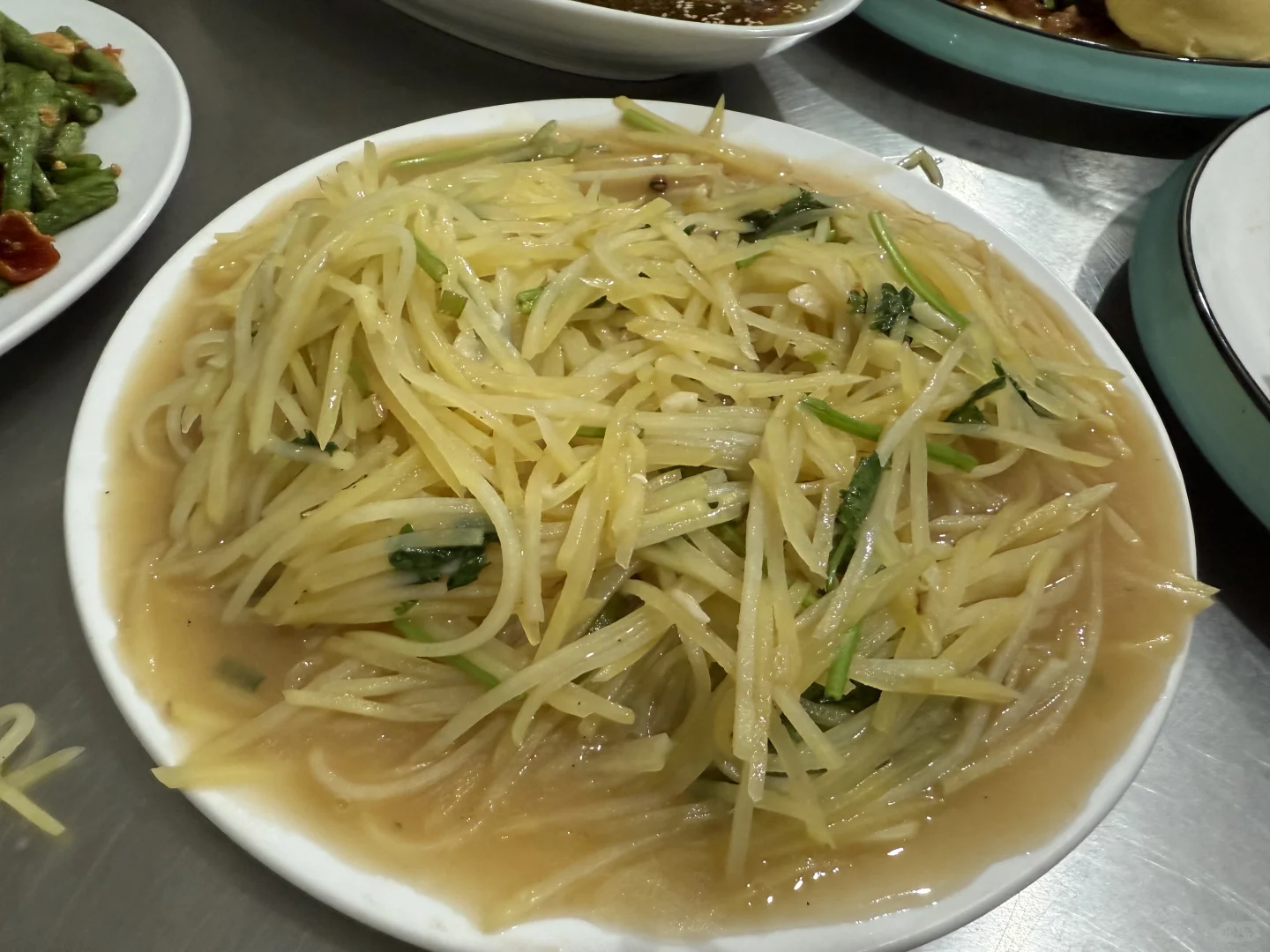 啊啊啊新泰这个甜辣干煸鸭真的无敌了无敌了