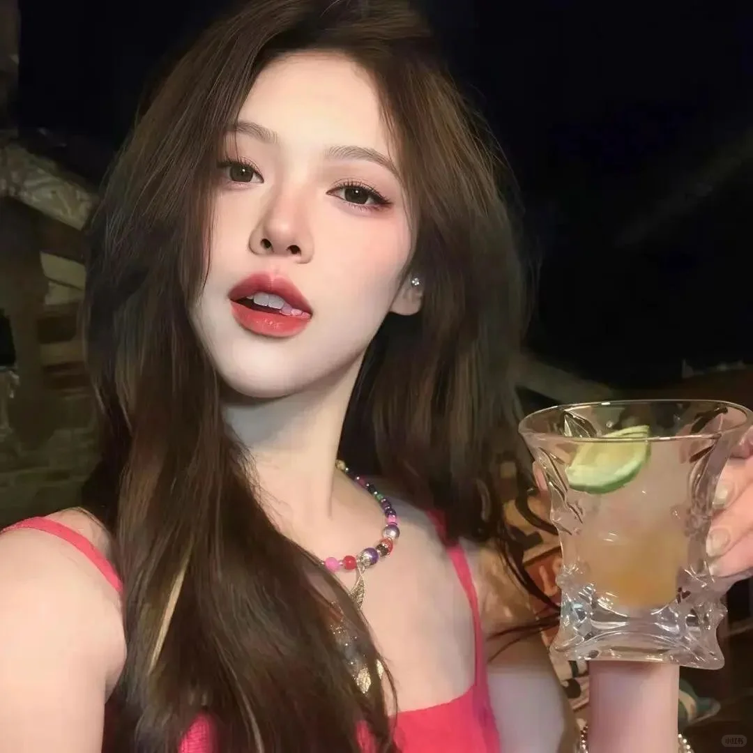 𝙒𝙚𝘾𝙝𝙖𝙩|八月好运氛围感女生头像