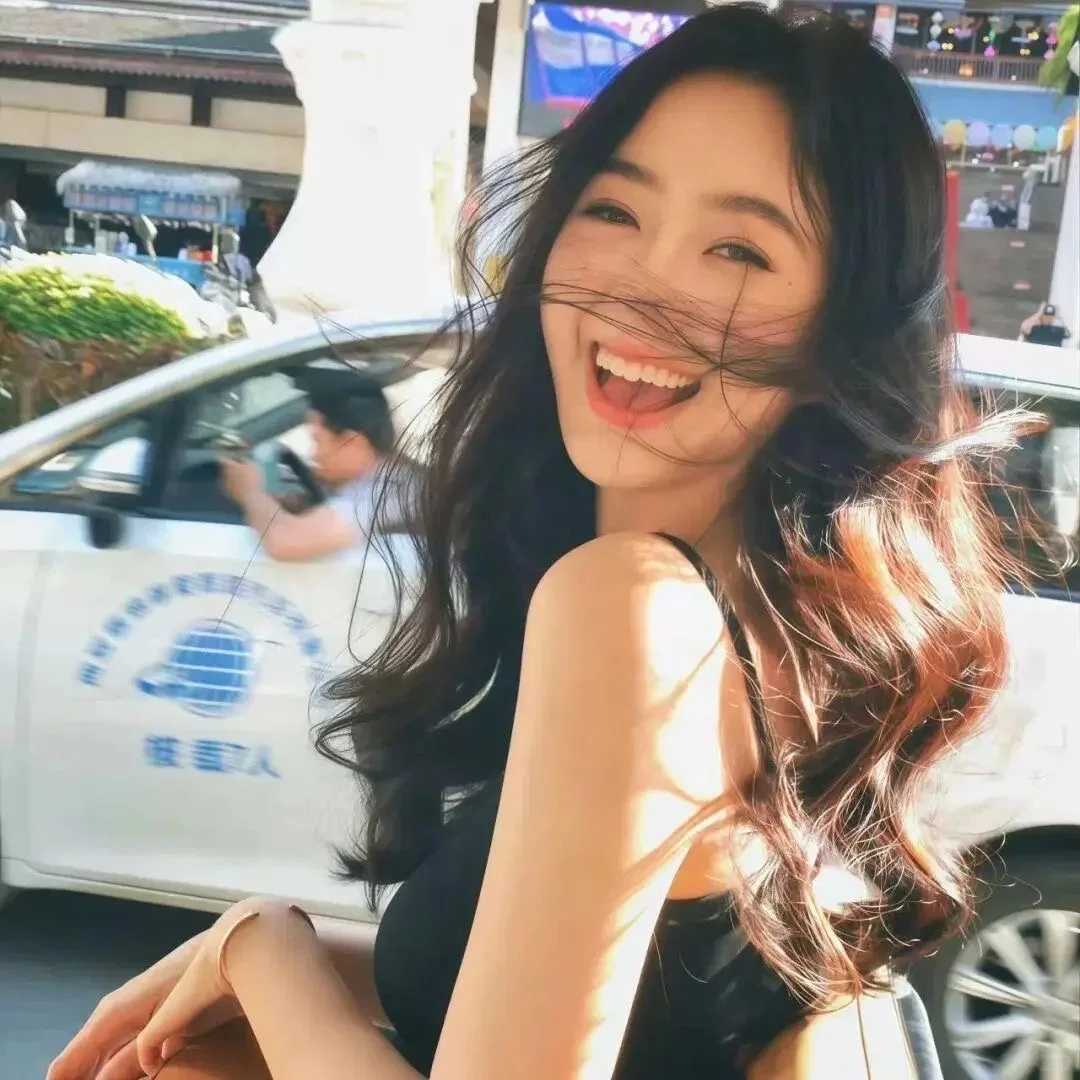 𝙒𝙚𝘾𝙝𝙖𝙩|八月好运氛围感女生头像