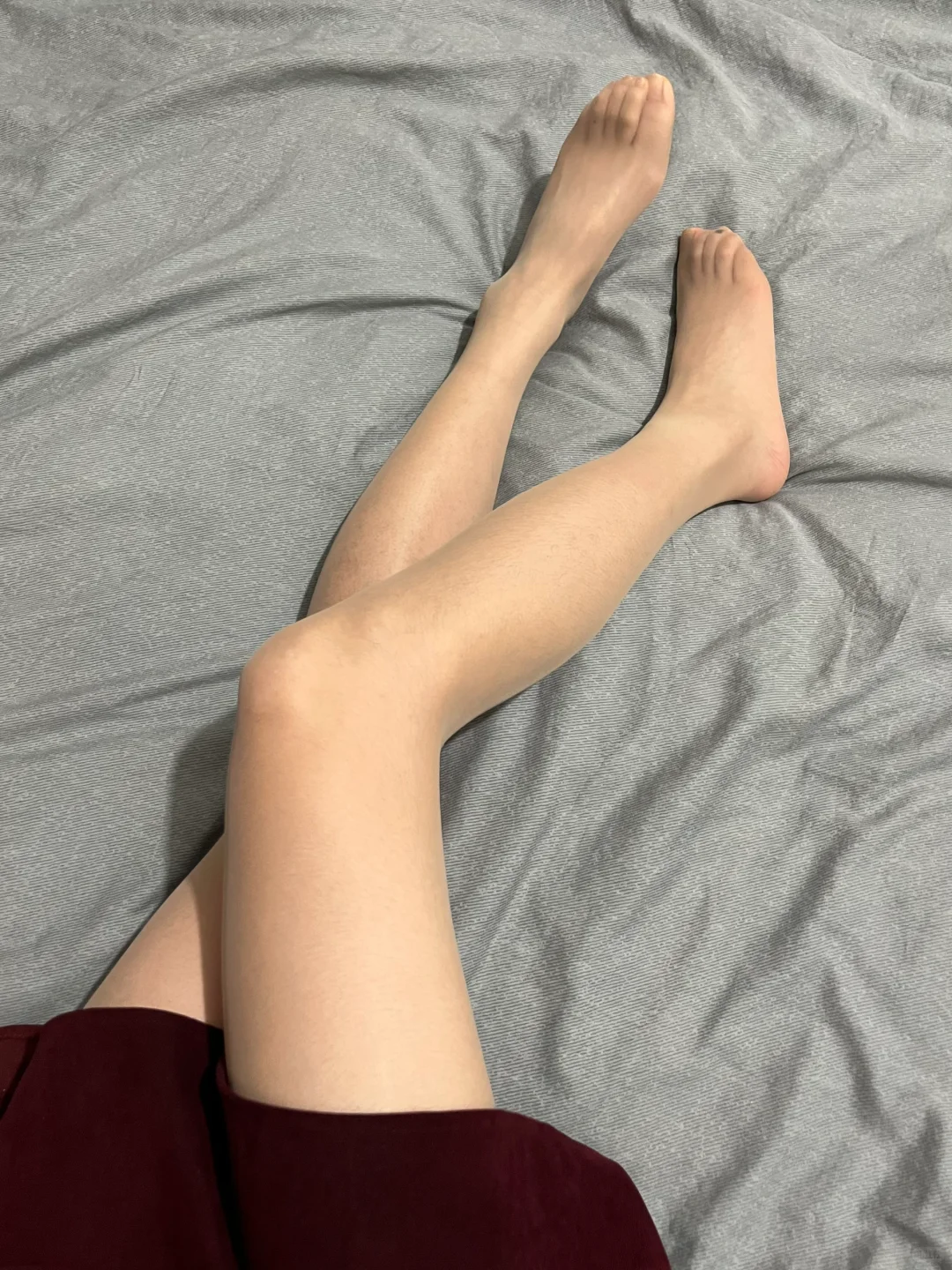 小裙子搭肉丝真的yyds!又可以美美哒出门咯