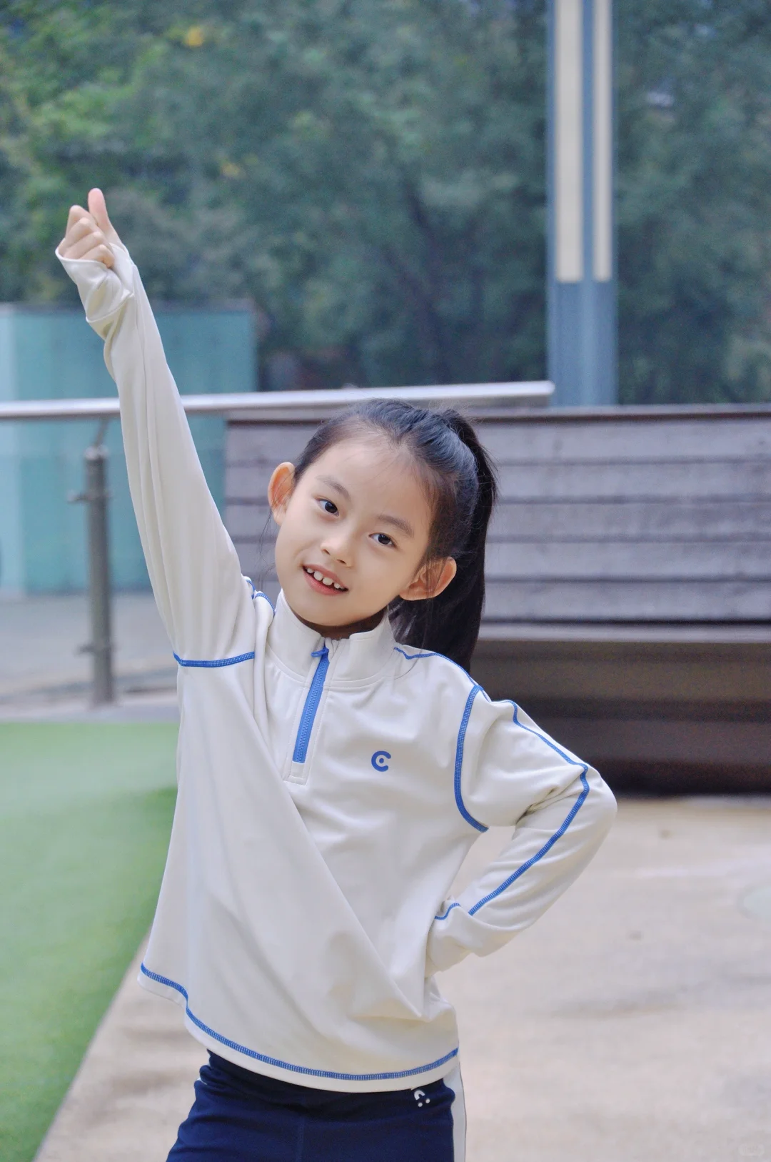 啦啦操让她实现了书包自由💃
