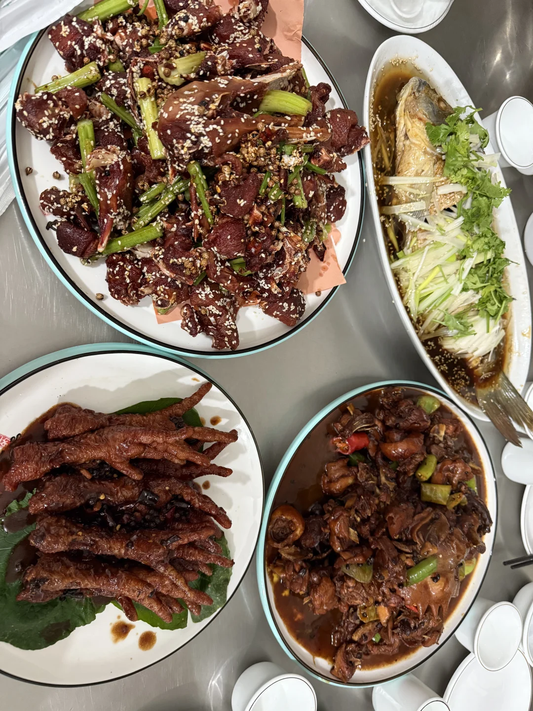 啊啊啊新泰这个甜辣干煸鸭真的无敌了无敌了