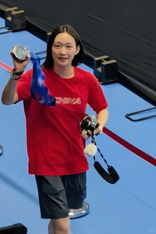 李冰洁 | 200-1500 女自任你行