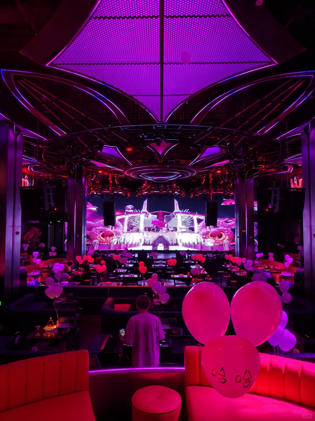 谁懂❗昆明这家live house全是漂亮小姐姐