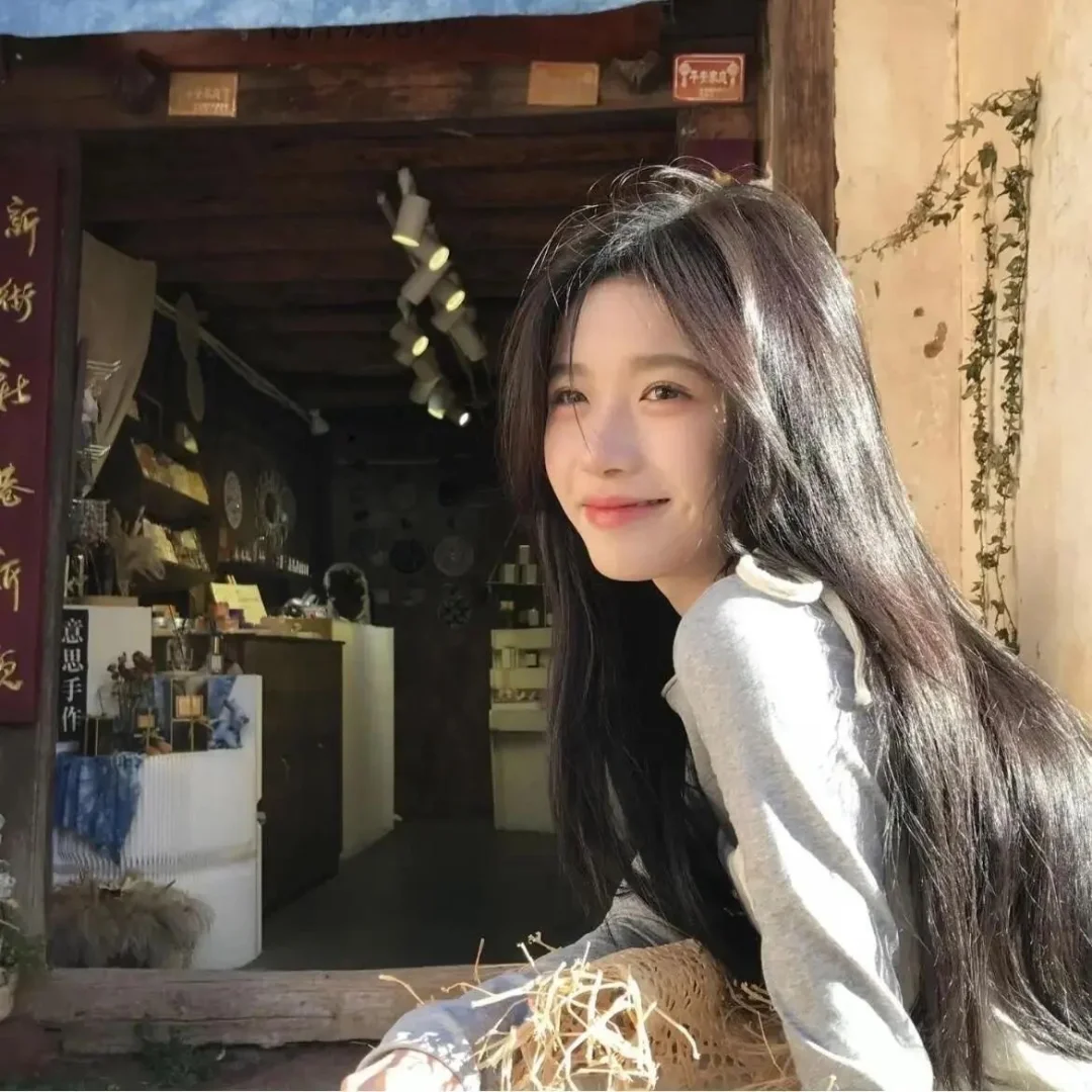 𝙒𝙚𝘾𝙝𝙖𝙩|八月好运氛围感女生头像