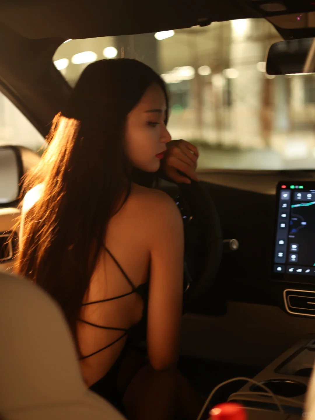 0成本|车内拍摄✨美神降临头像灵感pose16个