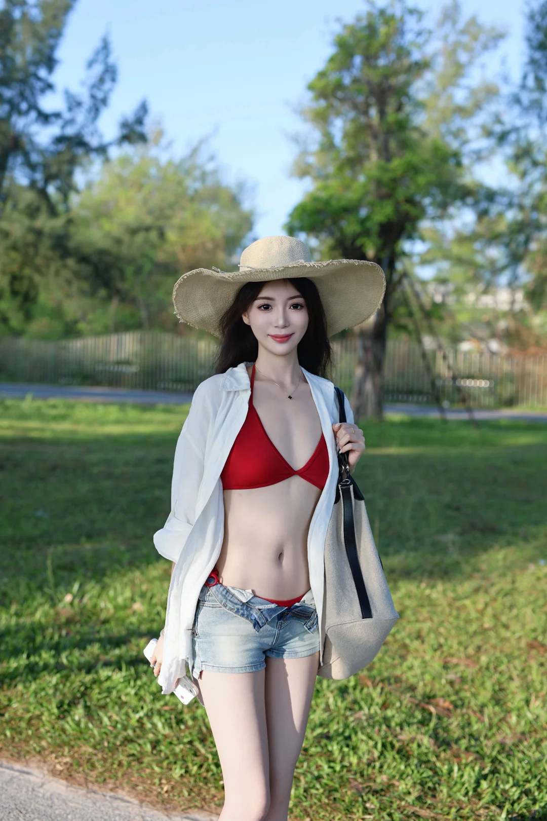 红色的比基尼好权威啊