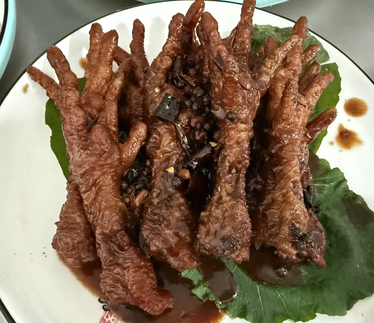 啊啊啊新泰这个甜辣干煸鸭真的无敌了无敌了