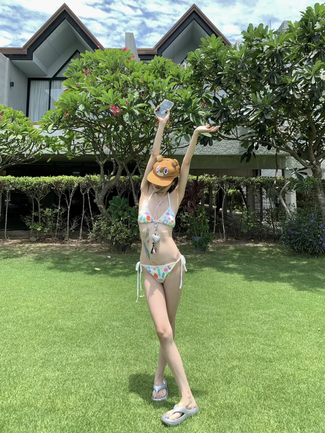 “泡在泳池里的蓝色夏天🥽”🌊💙