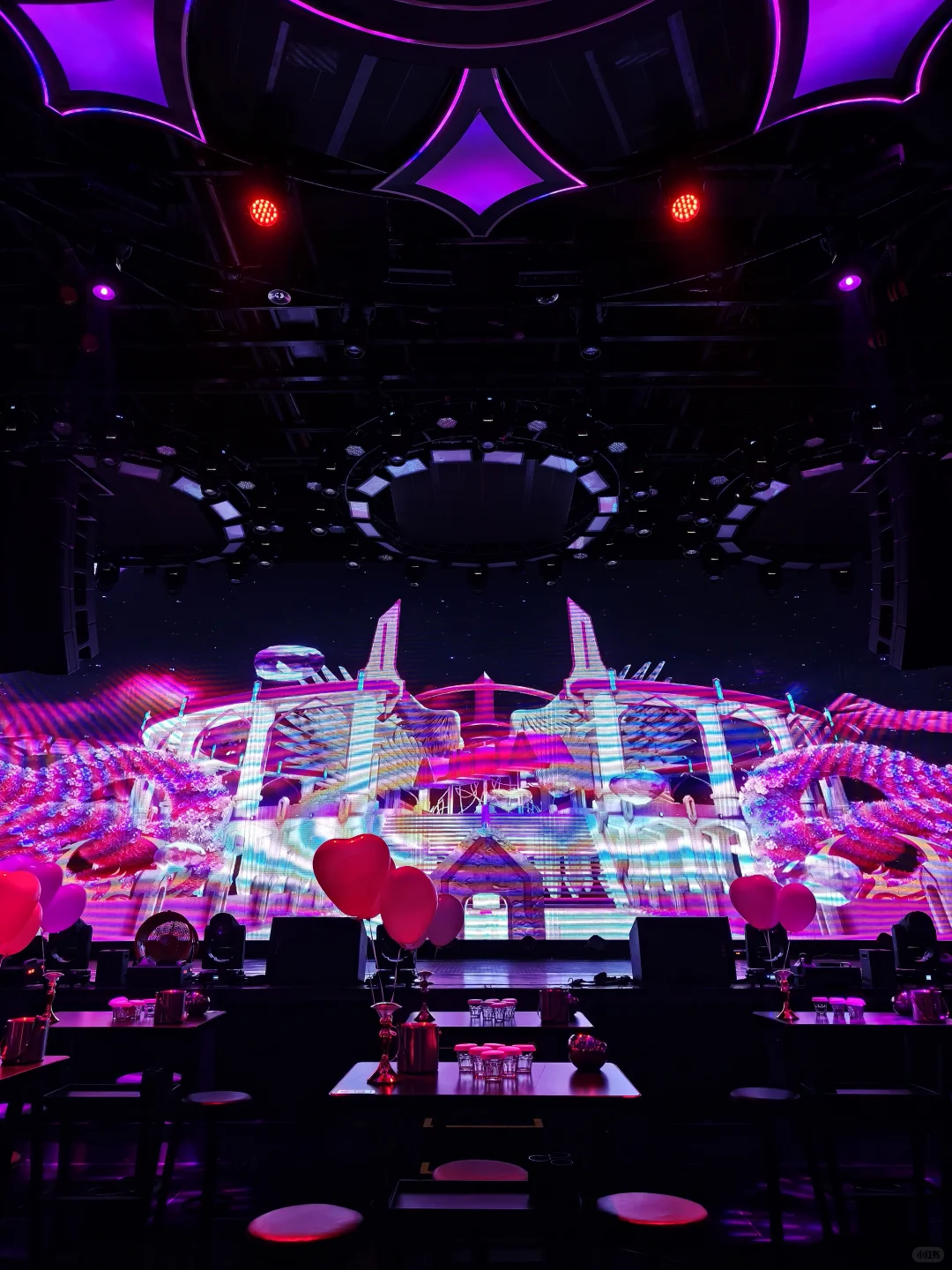 谁懂❗昆明这家live house全是漂亮小姐姐