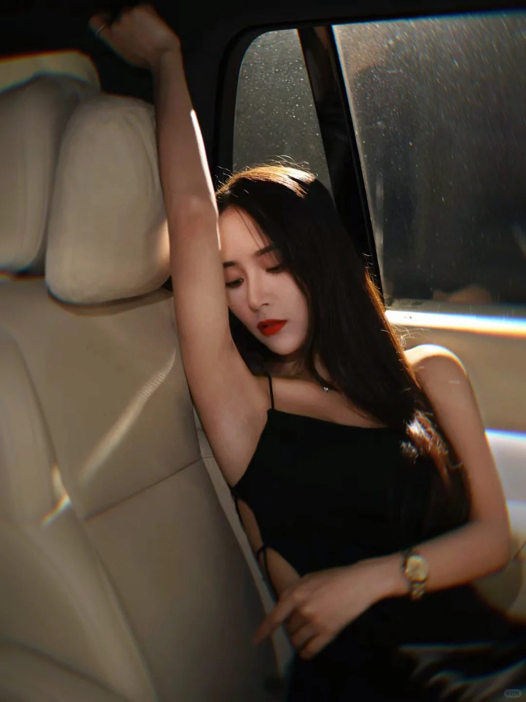 0成本|车内拍摄✨美神降临头像灵感pose16个