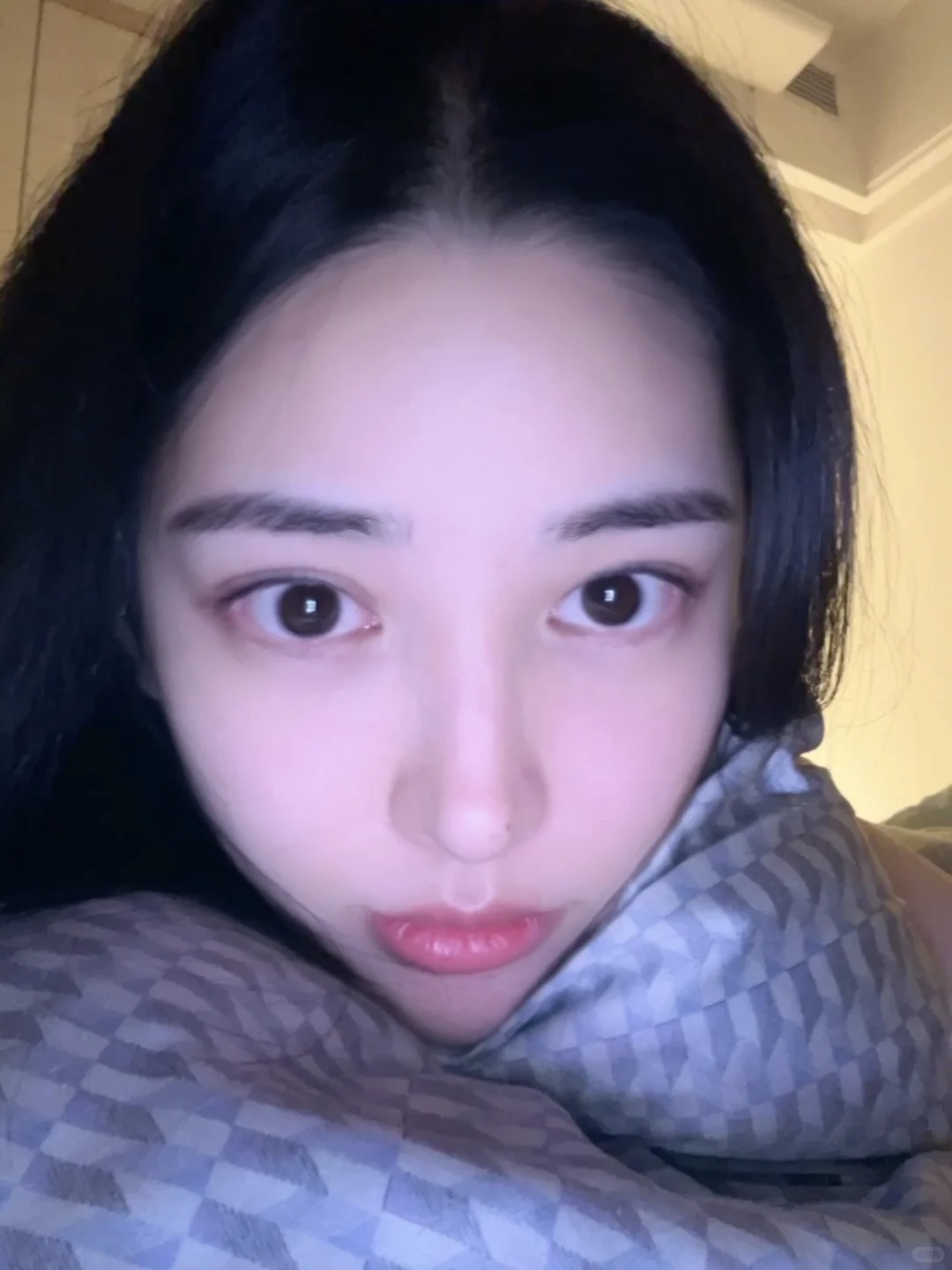 睡前欣赏一下自己的素颜