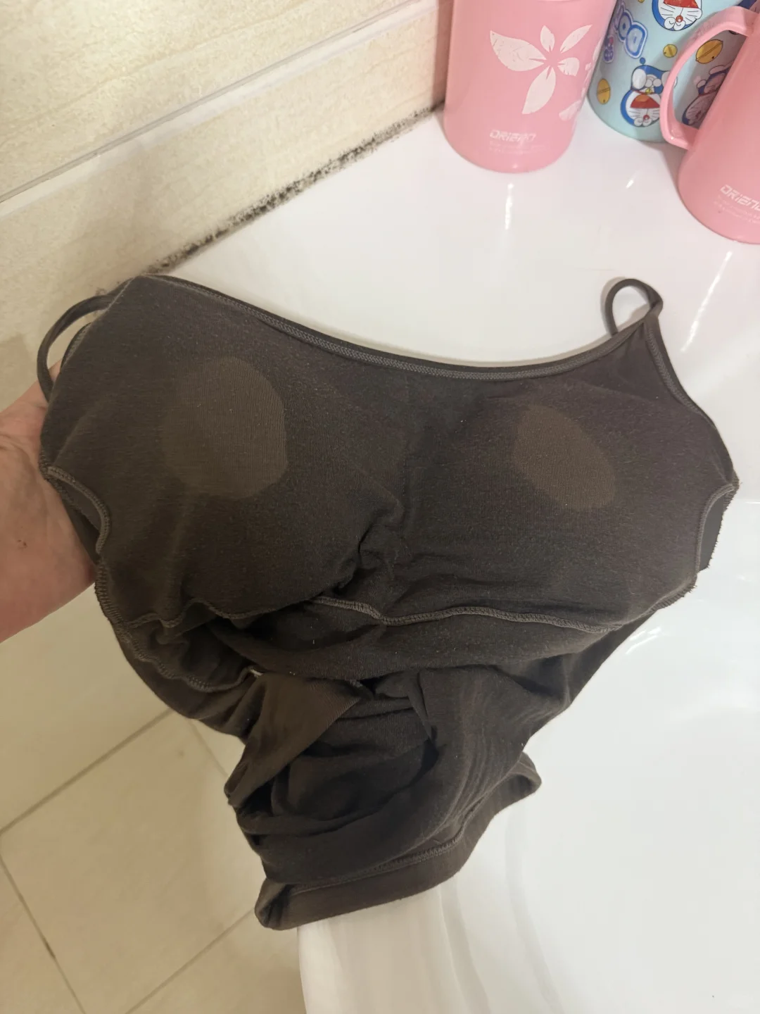 运动完以后的背心…