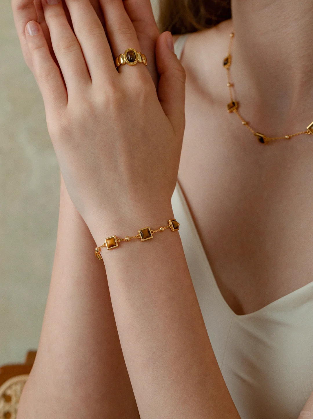 女外模饰品拍摄