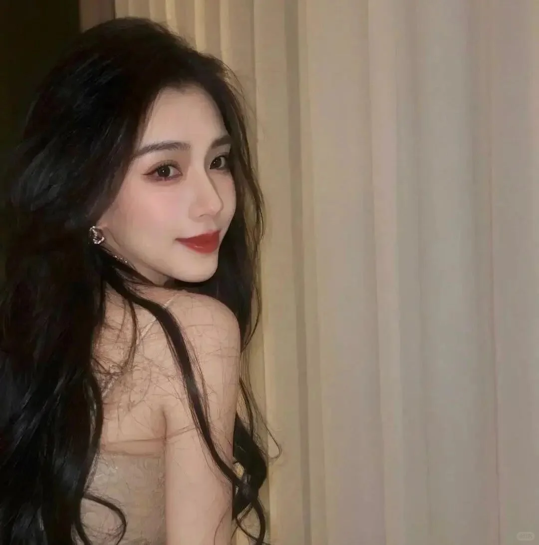 𝙒𝙚𝘾𝙝𝙖𝙩|八月好运氛围感女生头像