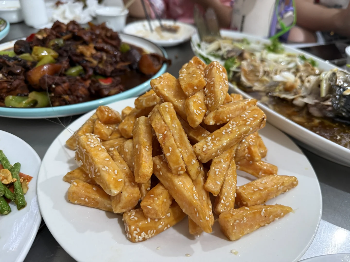 啊啊啊新泰这个甜辣干煸鸭真的无敌了无敌了