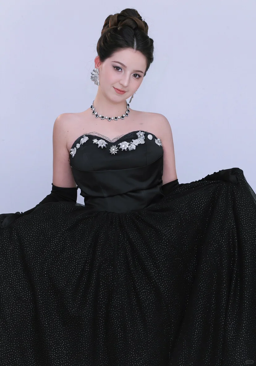 推荐广州艺人:凯丽 汉服 试衣 专职模特