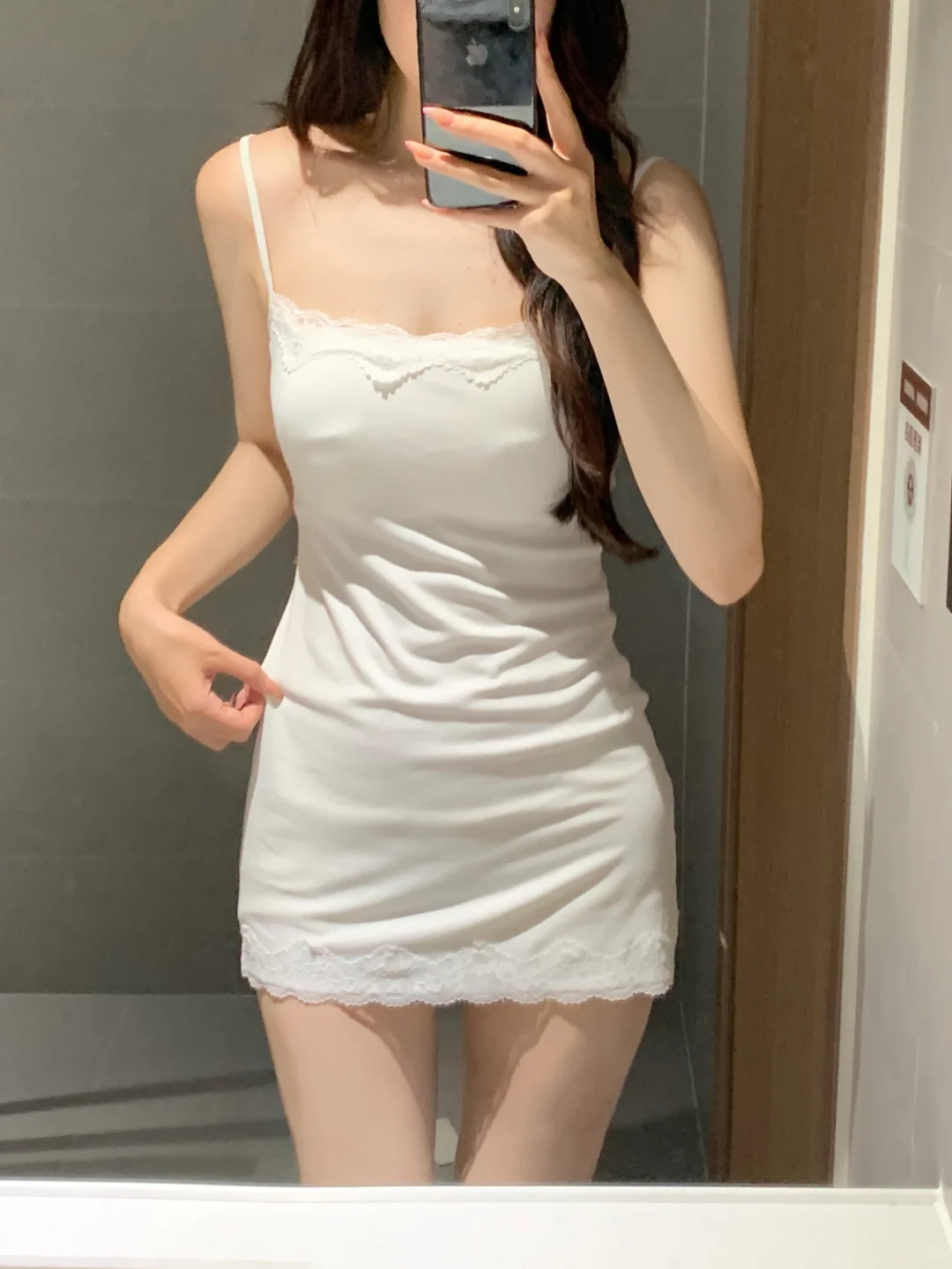 🌟 夏日风情，小白裙的魔力 🌟