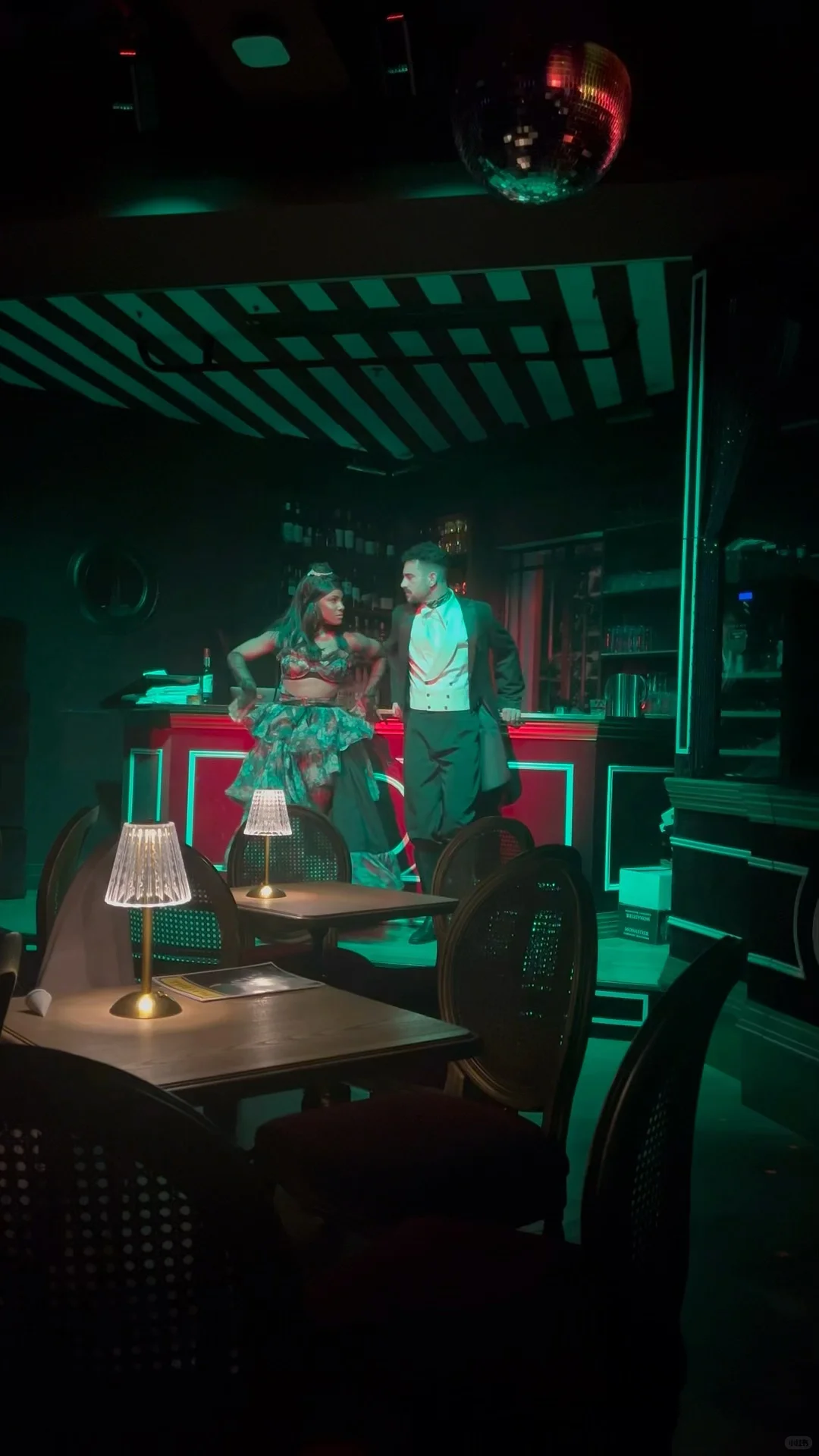 去CANDOR看演出，和帅哥演员贴身热舞💃🏻