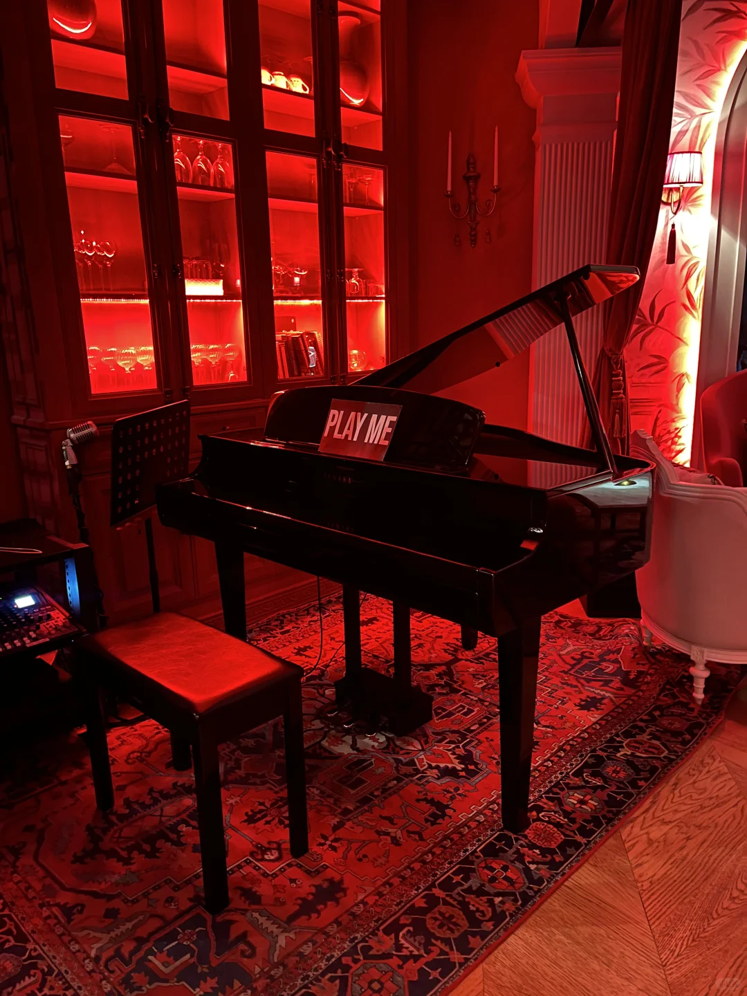 去CANDOR看演出，和帅哥演员贴身热舞💃🏻