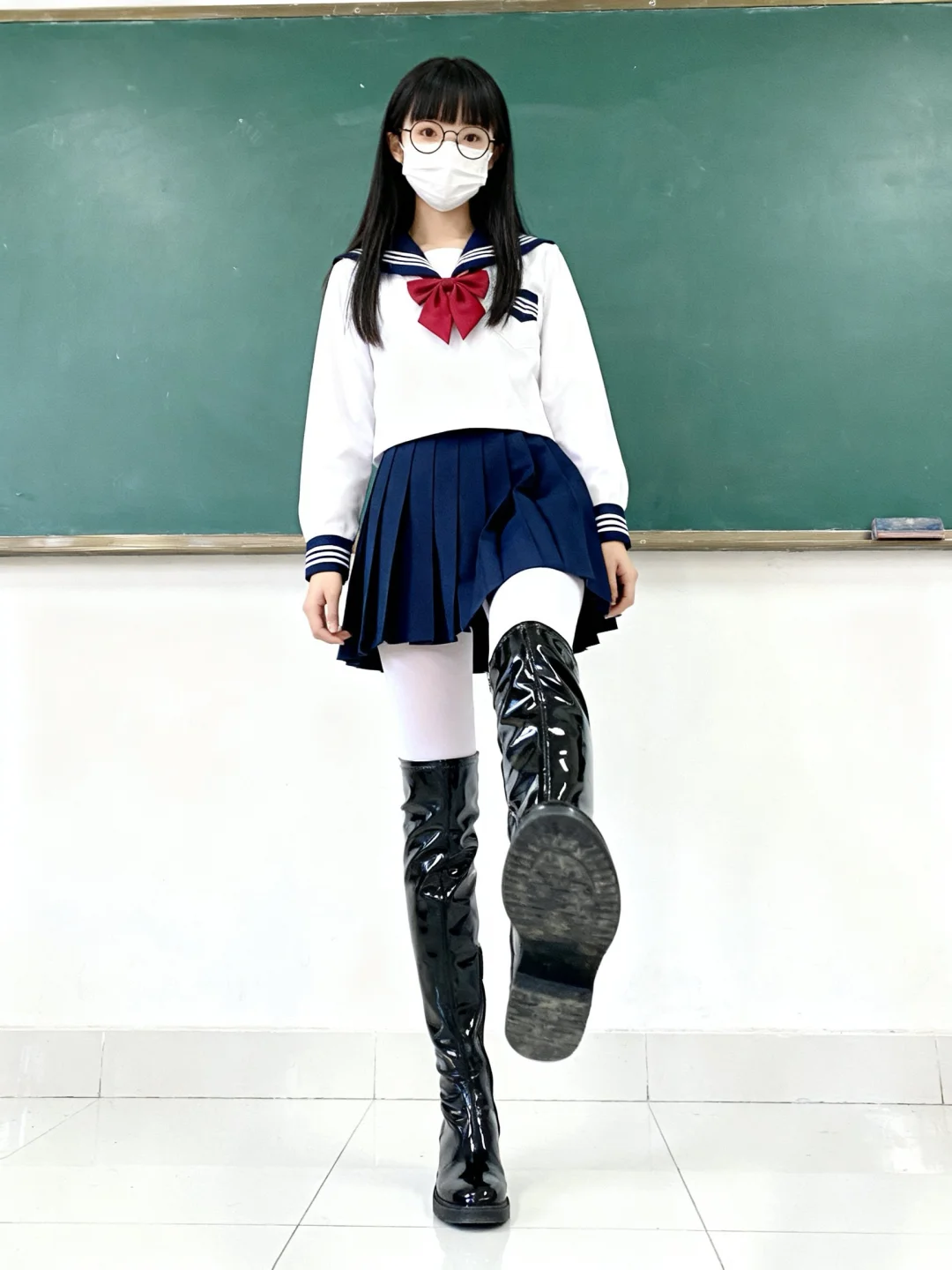 Ai，编号44811（JK眼镜娘写真）