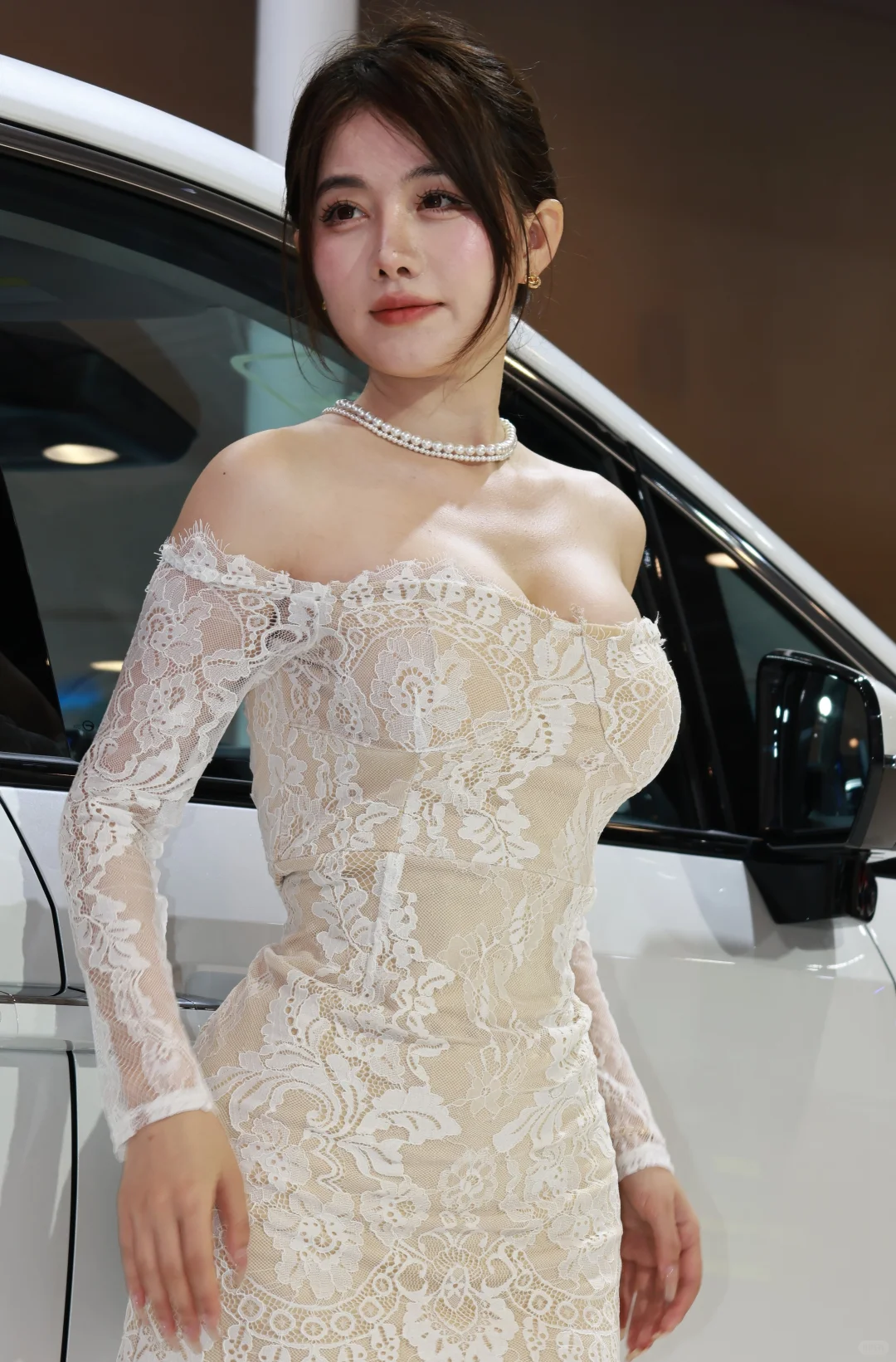 青岛车展:网红车模Vivi为何红get到了吗?