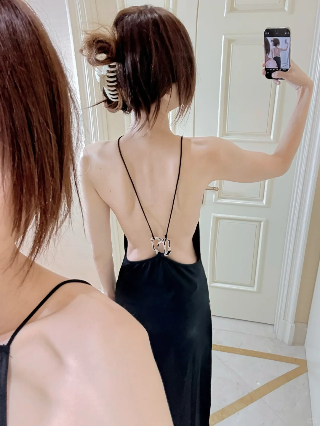 开衩露背裙很美🤳🖤🦋