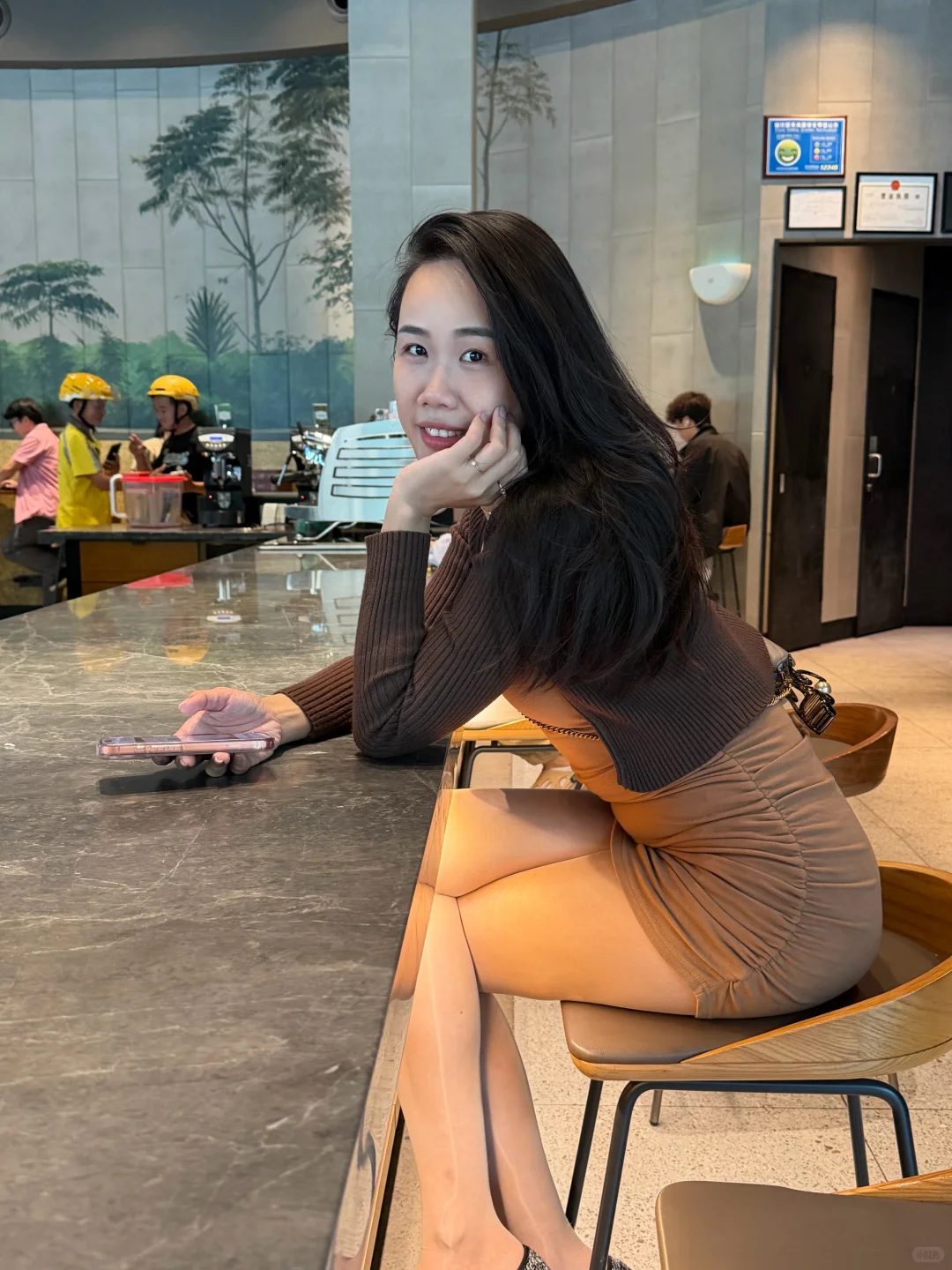 油亮肉丝会比黑丝更高级｜御姐穿搭