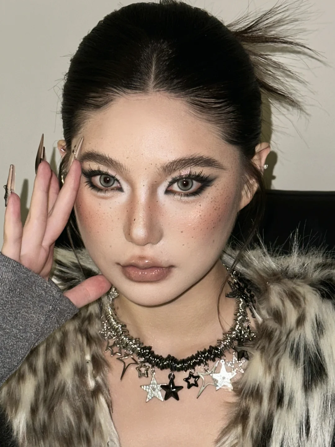 亚裔辣妹妆容解析来啦~~