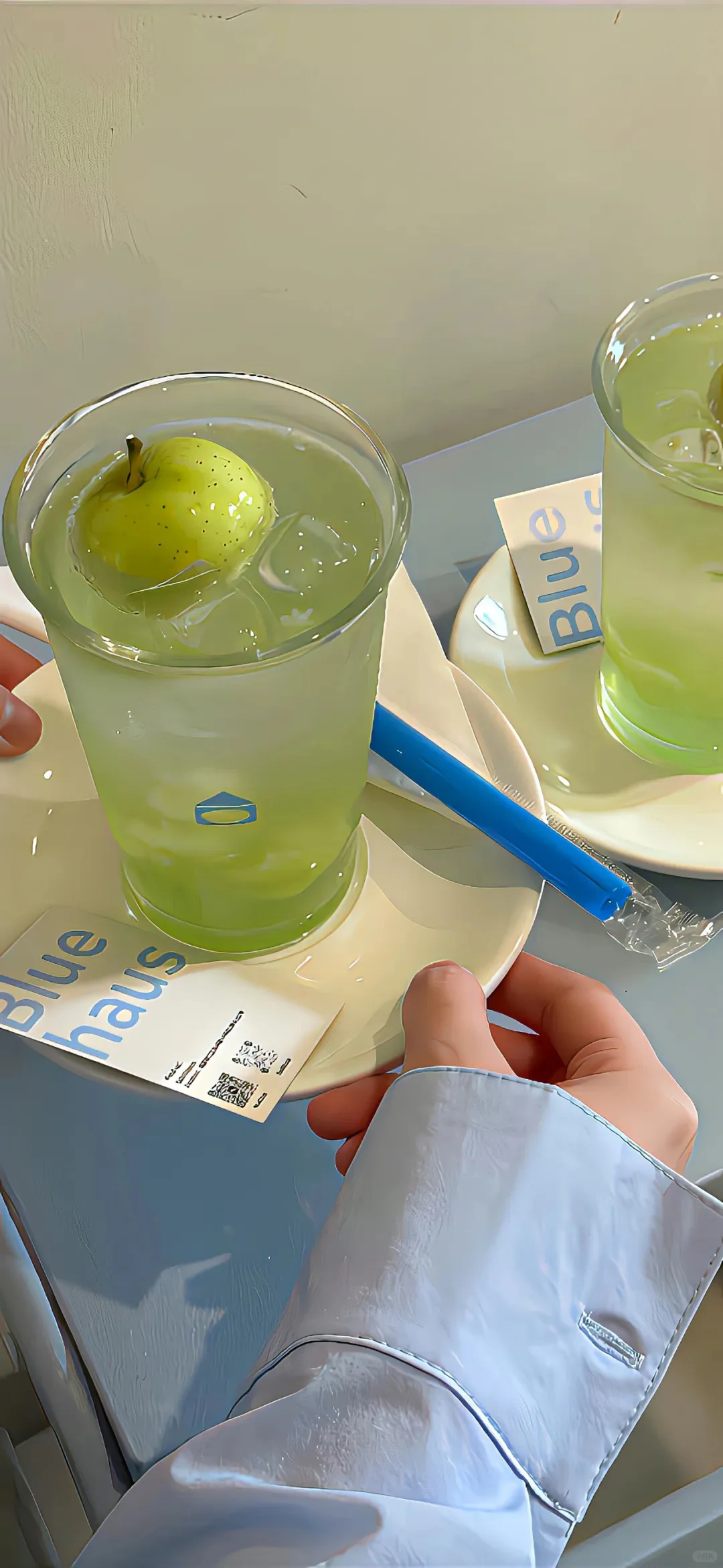 𝙎𝙃𝘼𝙍𝙀💎 | ins清透感壁纸